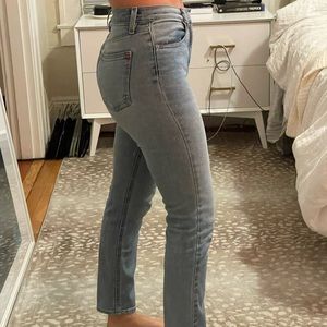 BDG girlfriend high rise cropped jeans size 25